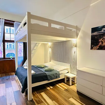 Elly Modern Oldtown Apartman