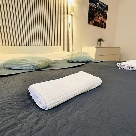 Elly Modern Oldtown Apartman